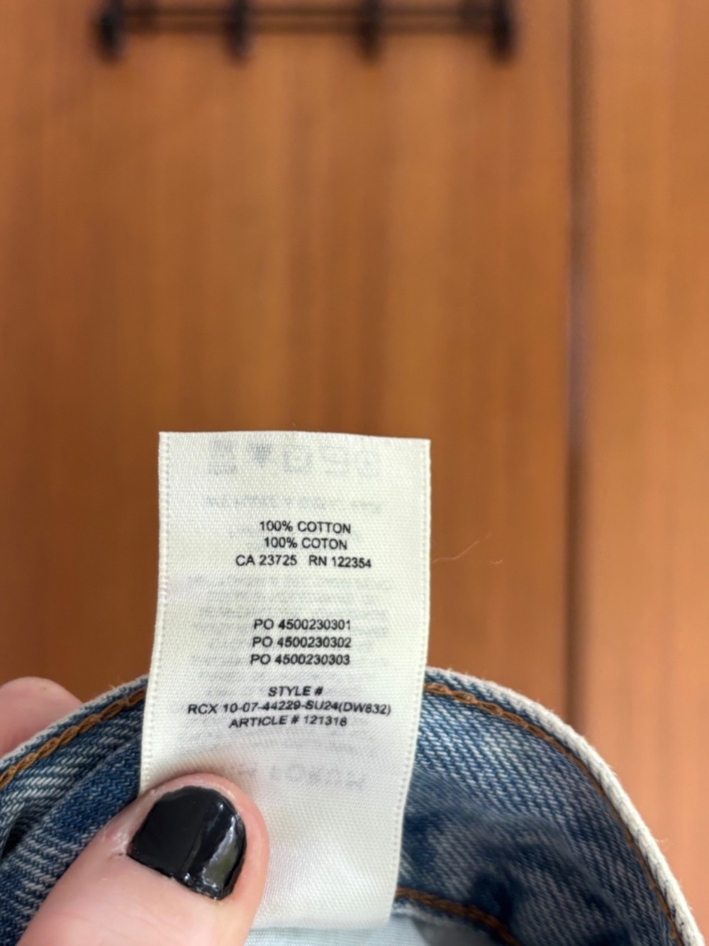 Aritzia Denim Forum The '90s Mid-Rise Cargo Mini Skirt Light Wash - Size 24 - Picture 14 of 16